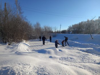 Игры на свежем воздухе 《Снежок》